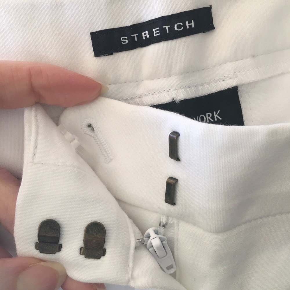 Jones New York High-Rise, Stretch, Straight Leg Capri Pant, White, Size 8 - Picture 9 of 17